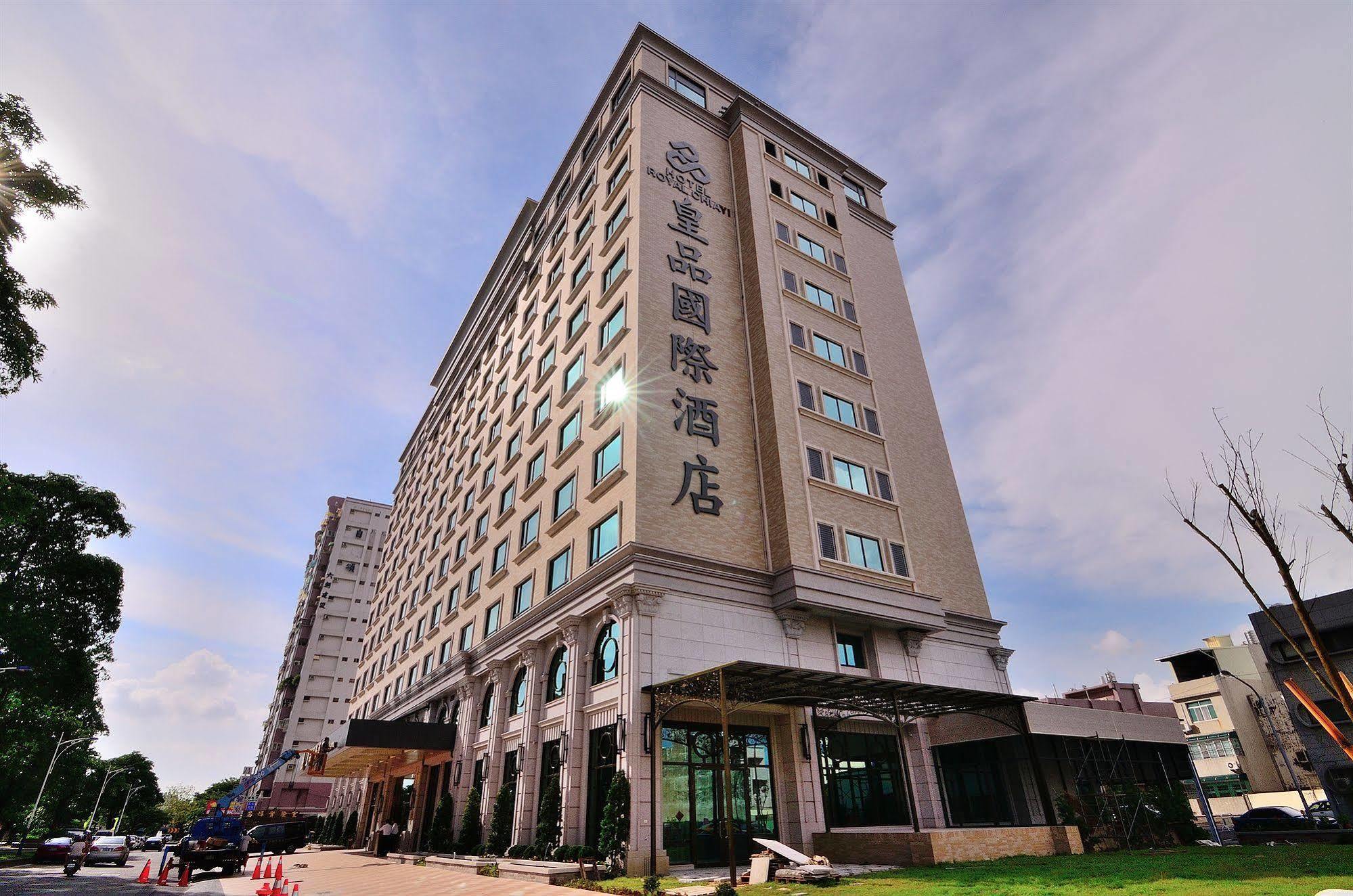 Royal Chiayi Hotel Exterior photo